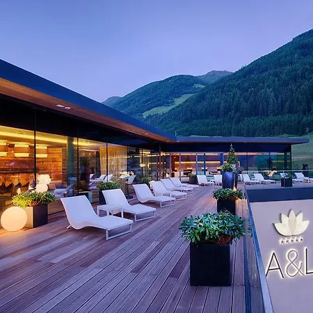 Lunaris Wellnessresort 5*