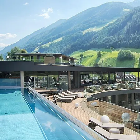 Lunaris Wellnessresort 5*